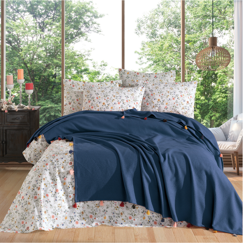 Hellas Coverlet Linens